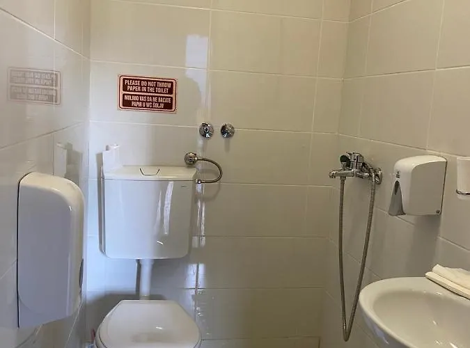 Lolini 샬레 노비사드