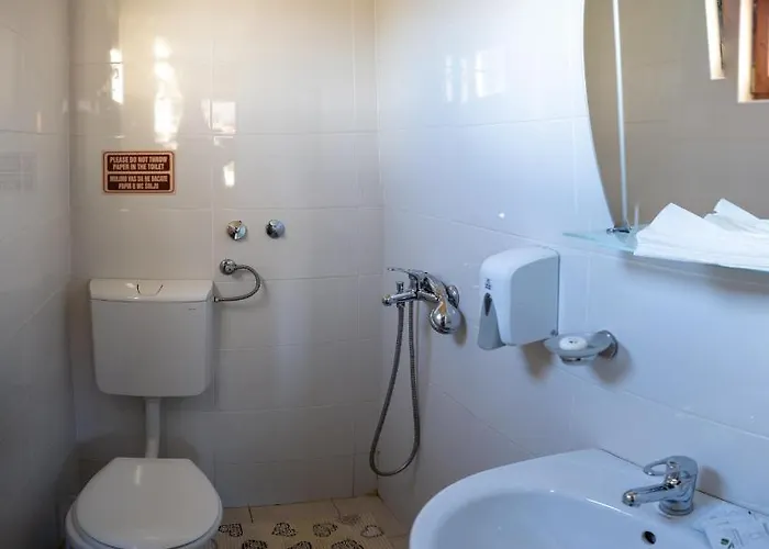 Lolini 木屋 诺威萨